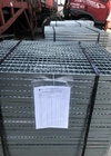 Metal de las escaleras 30X25 de ASTM 123 que construye la reja galvanizada del piso