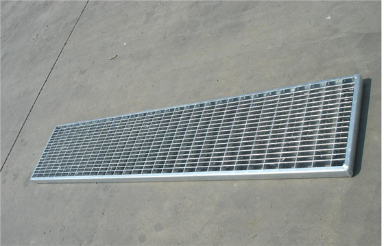 La reja de acero de la rejilla de la cubierta del metal del GB T13912 artesona la reja de acero galvanizada de la inmersión caliente