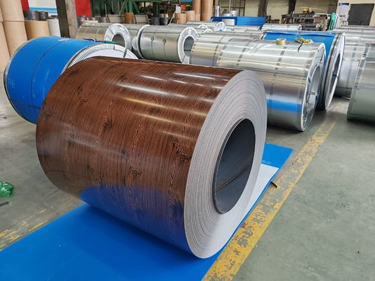 comprar Hoja de acero pre-pintada con recubrimiento de poliéster de 15-20 micrones y primer de 5 micrones para uso industrial en 1500 mm-5800 mm de longitud online manufacture