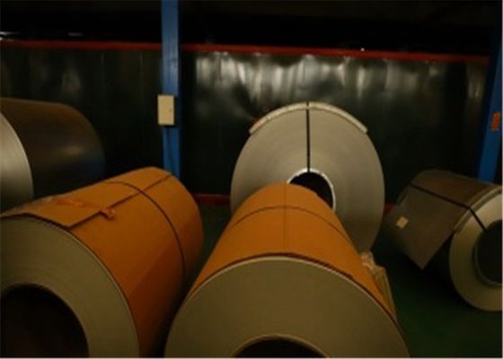 comprar Bobina de acero recubierta de color PVDF con revestimiento de zinc Z90 para aplicaciones de revestimiento de paredes y techos de edificios online manufacture